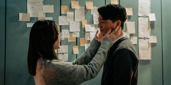 ▲《你的婚姻不是你的婚姻》第二單元《尾號1314》婚姻危機惹哭觀眾 李杏引導藍葦華挑戰床戲。(圖/公視提供)