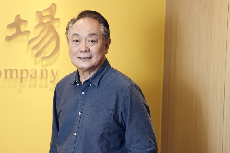 張復建演出舞台劇「解憂雜貨店」化身解憂爺爺。記者王聰賢/攝影