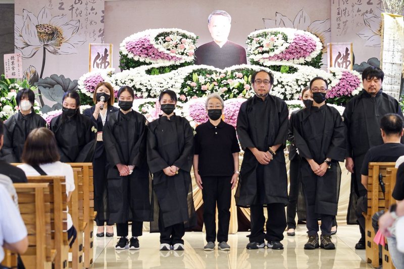 林義雄家屬答禮。記者林士傑／攝影