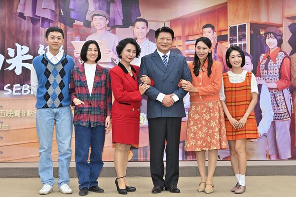 ▲陳文山在台劇《寶島西米樂》擁有兩個老婆，私底下卻是黃金單身漢。（圖／翻攝自Facebook）