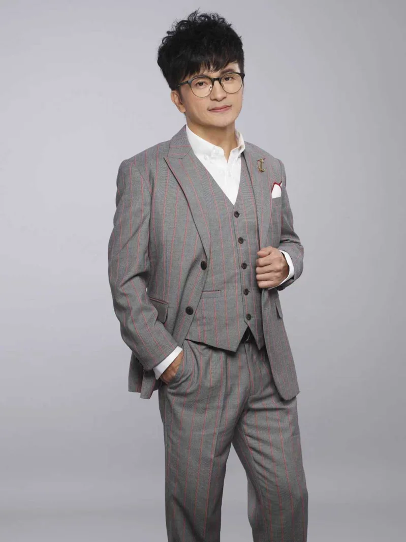 唐從聖將擔任王傳一、朱德剛明年相聲脫口秀台中場首場嘉賓。圖／嚞娛樂提供