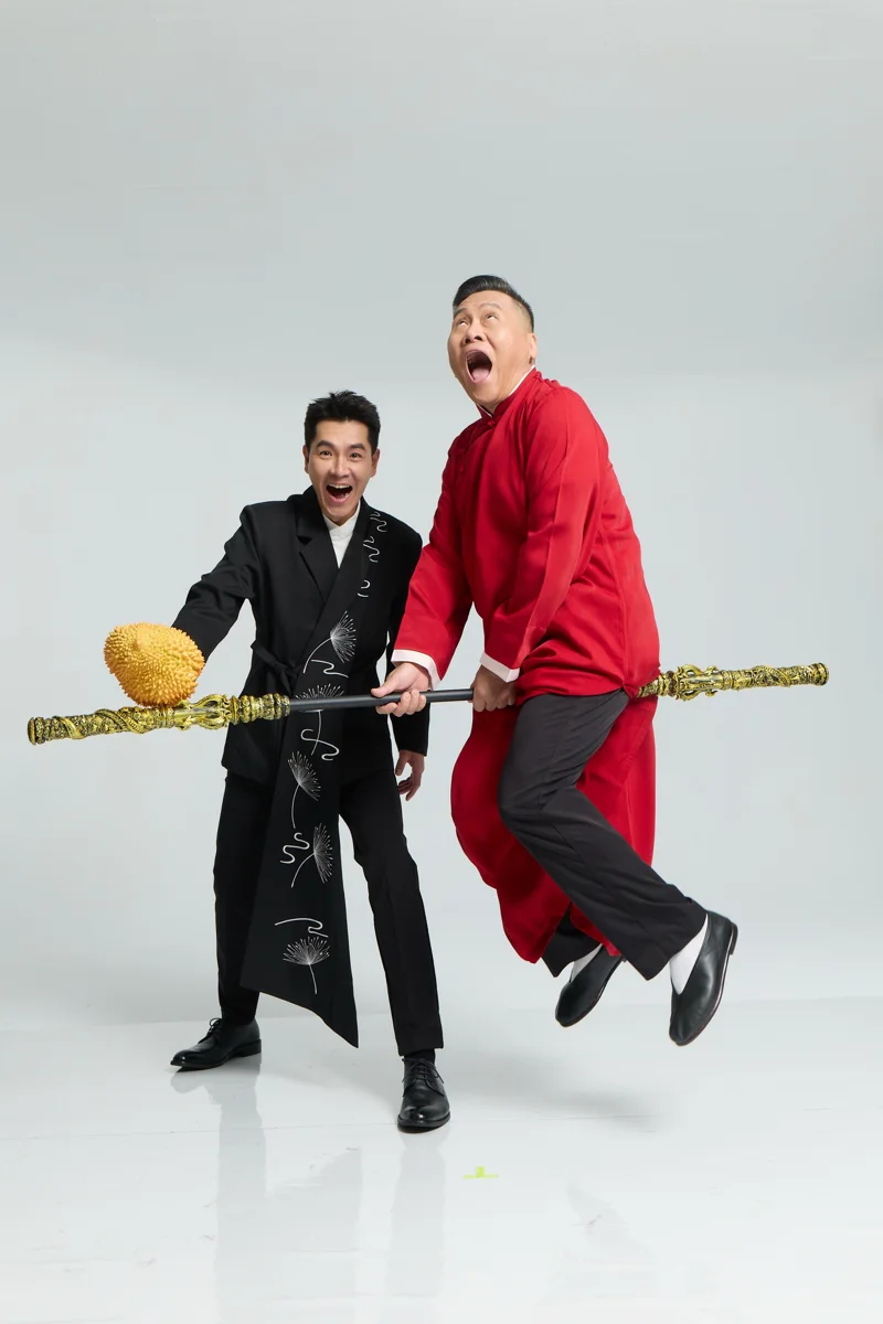 王傳一（左）、朱德首次合作相聲脫口秀默契十足趣味橫生。圖／嚞娛樂提供