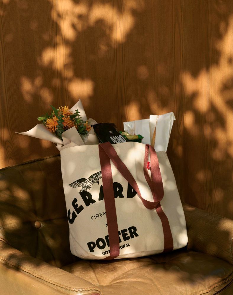 購買任一PORTER INTERNATIONAL × GERARD聯名商品，390元～590元可加購聯名托特包，數量有限，售完為止。圖／PORTER INTERNATIONAL提供