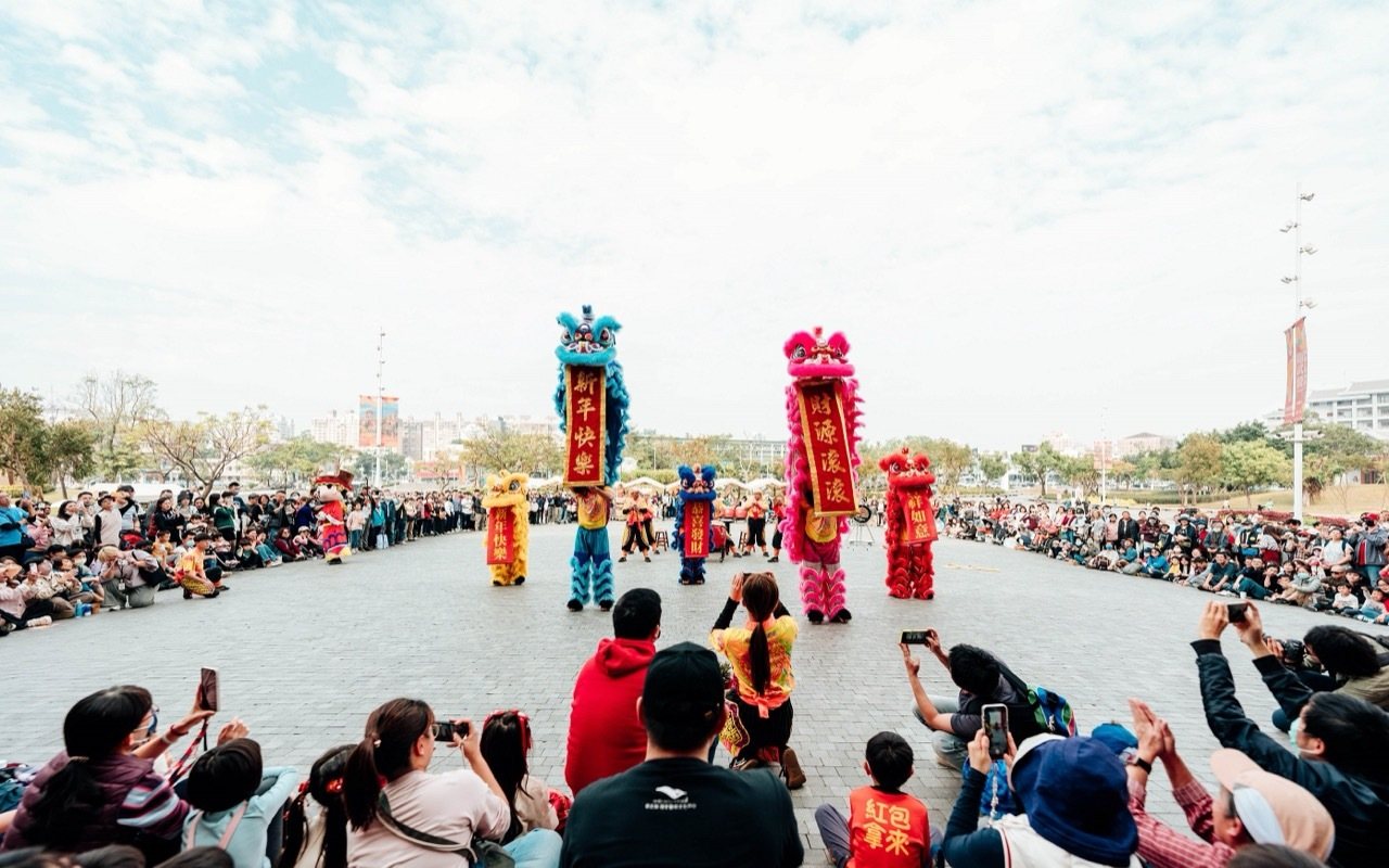 2025年高雄兩廣龍獅戰鼓團《醒獅鑼鼓賀吉祥》資料照片。 圖／衛武營國家藝術文化中心提供、攝影：陳建豪