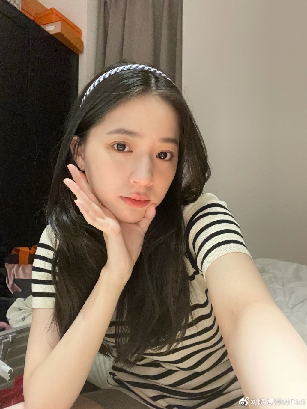 ▲▼歐陽娣娣拍陸劇出道,丫鬟造型曝光。(圖/翻攝自微博/歐陽娣娣)