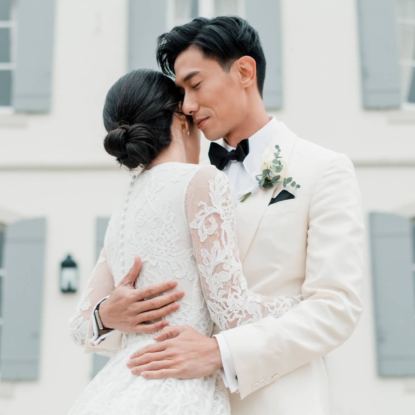 ▲35歲視帝男神宣布閃婚！　飛法國「娶回12年女友」絕美婚紗照曝光。（圖／翻攝自Facebook／Desmond Tan 陈泂江）