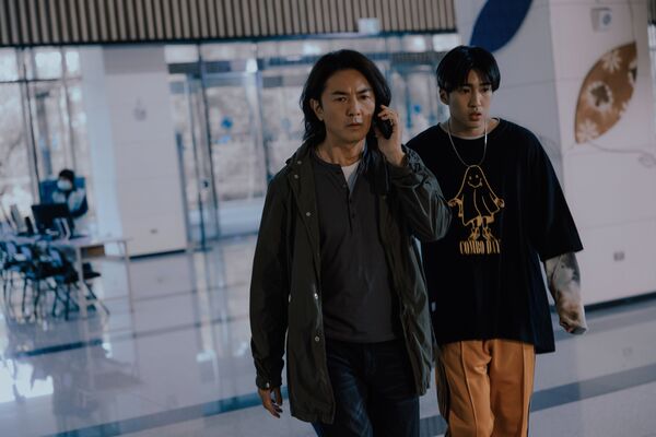▲鄭伊健、婁峻碩、李霈瑜主演的《百萬人推理》上線日公開。（圖／Netflix提供）