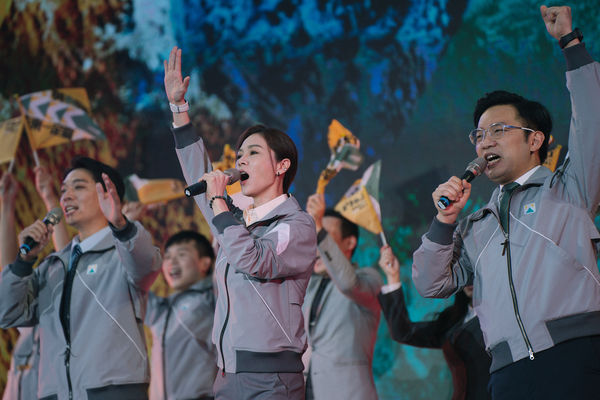 ▲雙金影后謝盈萱《人選之人》化身幕僚,首次封街凱達格蘭大道拍攝。(圖/Netflix提供)