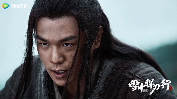 ▲胡軍飾演北涼王徐驍,為兒子張若昀的接班大業操碎了心。張若昀飾演的王世子徐鳳年初登場卻造型落魄。張天愛飾演天下第一美女(圖/WeTV提供)