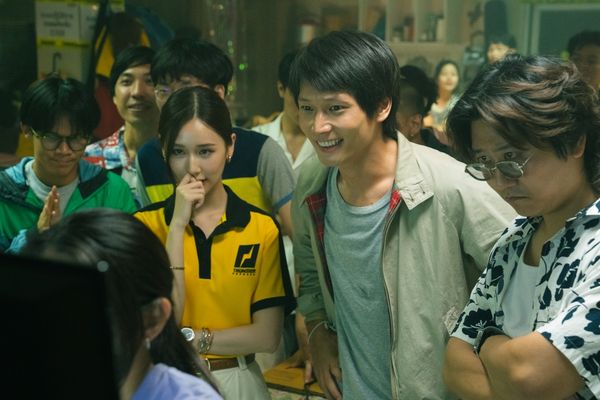 ▲《瘋狂獨角獸》導演諾塔彭布恩普拉可，率主演群納塔拉諾帕盧塔亞朋（Ice）、葉芷妤、帕朗羅克西爾普接受台灣媒體訪問。（圖／Netflix提供）