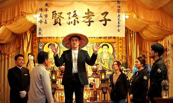 ▲《良辰吉時》慶功宴,薛仕凌、導演黃熙、周采詩、楊祐寧、段鈞豪、林哲熹。(圖/CATCHPLAY提供)
