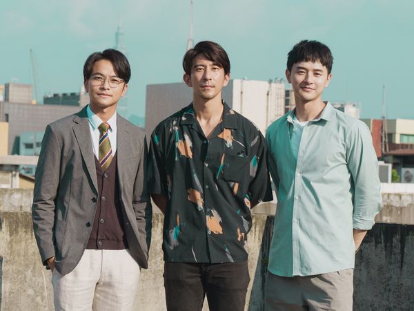 ▲《此時此刻》 導演連奕琦、製作人修杰楷、編劇杜政哲,單元男主角張軒睿、楊銘威。(圖/百聿數碼提供)