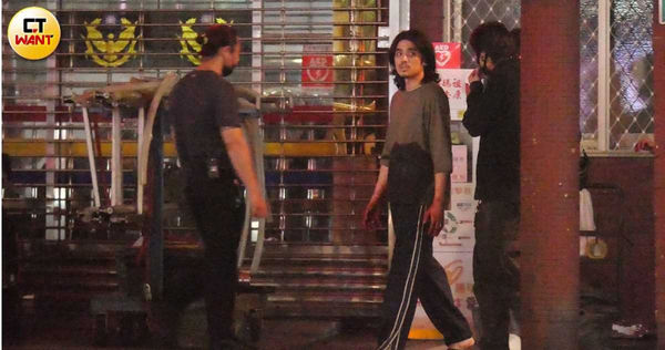 獨家/《百萬人推理》片場直擊 蔡凡熙飛車與婁峻碩互射煙火