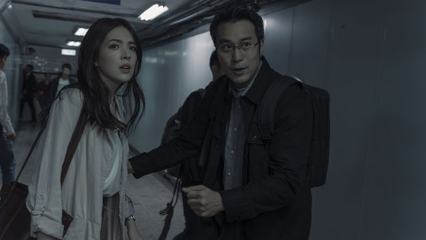 ▲Netflix 攜手頂尖台港製作團隊,5部華語影視作品。《乩身》挑戰台式奇幻宇宙觀、《妮波自由式》打造 LGBTQ+都會愛情輕喜劇、《明日戰記》、《誰是被害者2》。(圖/Netflix提供)
