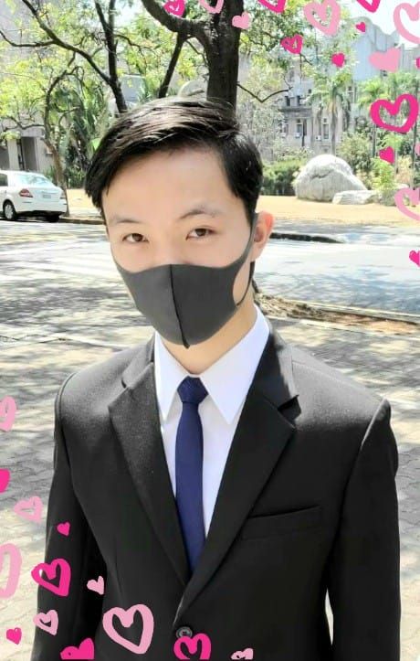 ▲《超級模王大道》愷弟19歲了! 「深邃電眼+黑西裝」成熟近況曝光。(圖/翻攝自Facebook/最愛 愷弟)