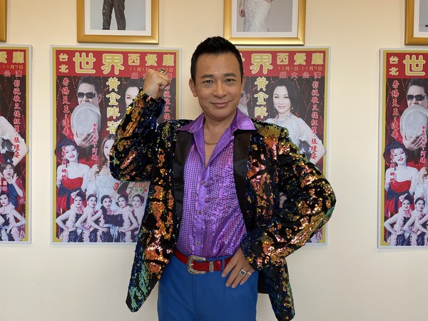 ▲▼胡鴻達為了《黃金歲月》麥可一角，添購許多服飾。（圖／民視提供）