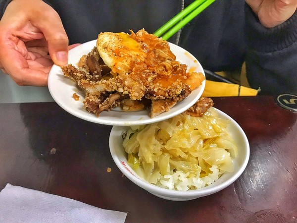▲▼基隆天天鮮排骨飯。(圖/不想工作只想玩 - 怪奇女日常提供)