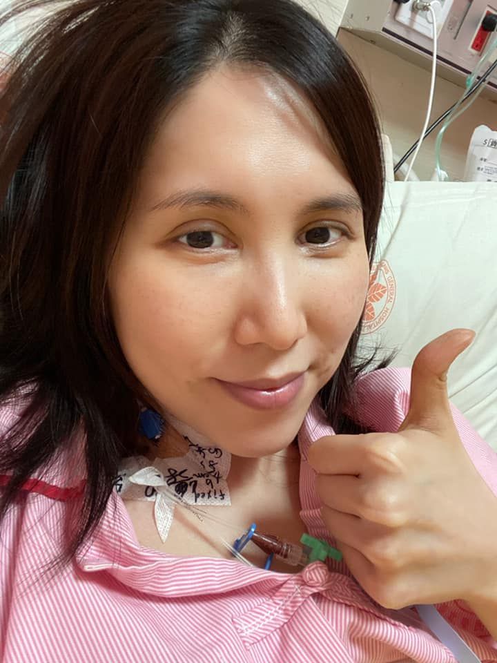 ▲余苑綺動17hrs手術「暴瘦炸出鎖骨」近況曝光 微笑慶兒2歲生日!。(圖/翻攝自Facebook/余苑綺)