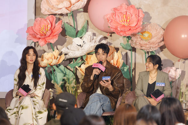 ▲台劇《童話故事下集》柯佳嬿、劉以豪、編導李念修。(圖/Netflix提供)