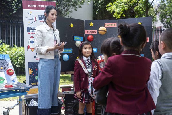 ▲▼《斷網》賴雅妍自告奮勇挑戰全廣東話發音。（圖／華映提供）