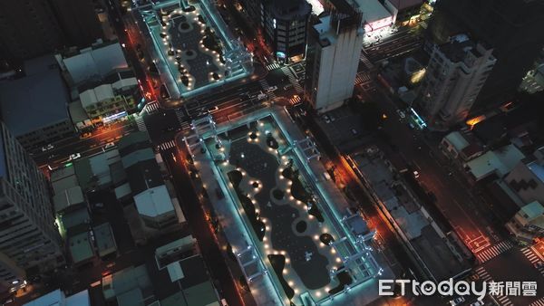 ▲台南市中西區「河樂廣場」,成為市區戲水和午後散步消暑的好去處,市民朋友對該處讚譽有加。(圖/記者林悅翻攝,下同)