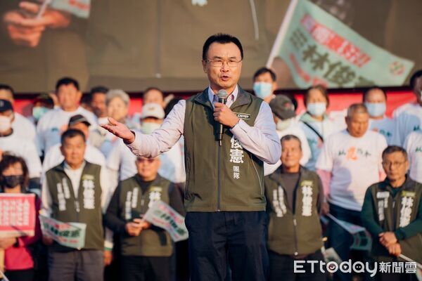 ▲林俊憲於新營舉辦大型造勢活動，現場湧入破萬名溪北鄉親力挺，展現強勁基層動能。（記者林東良翻攝，下同）