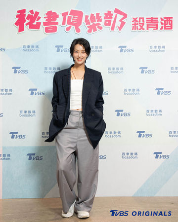 ▲《秘書俱樂部》殺青宴上,製作人修杰楷和王傳一、賴雅妍、曾莞婷、黃尚禾、張軒睿、楊晴、管麟都到場同歡。(圖/TVBS提供)