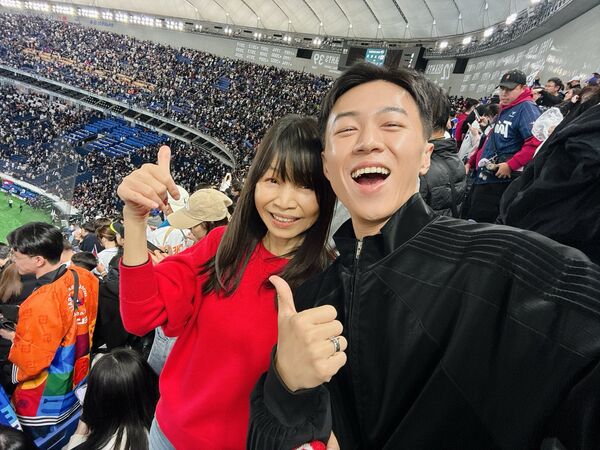 ▲游書庭到日本看WBC。（圖／翻攝自Facebook／游書庭）