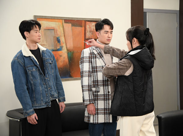 ▲▼陳謙文和林昀希結婚             。（圖／三立提供）