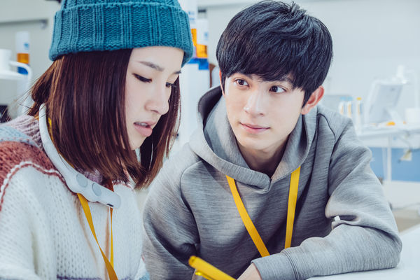 ▲▼盧以恩和林暉閔《科學少女》共組CP飾演校園情侶。(圖/華影國際提供)