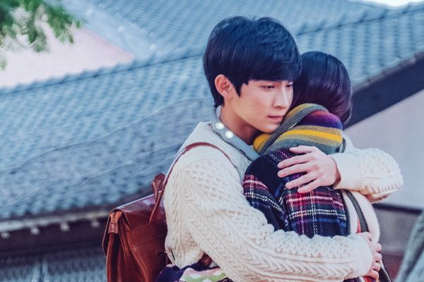 ▲▼盧以恩和林暉閔《科學少女》共組CP飾演校園情侶。(圖/華影國際提供)