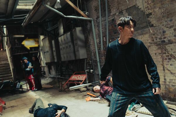 ▲柯震東除了需要在腦中補畫面，還得和真實演員對打。（圖／Netflix提供）