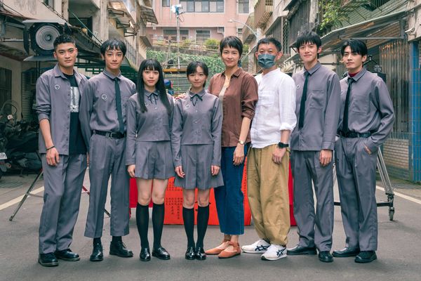 ▲《聰明鎮》開鏡公布首波卡司，潘綱大、劉修甫、鄭煒齡、陳姸霏、梁詠琪、導演謝駿毅、余杰恩、宋柏緯。（圖／奇蹟映畫所提供）