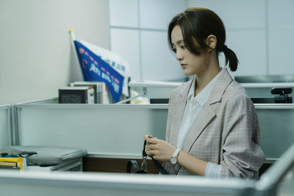 ▲《人選之人》王淨和陳姸霏關係微妙。王淨和戴立忍對戲太精采。(圖/大慕影藝、Netflix提供)