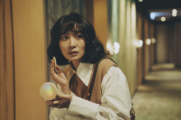 ▲▼李亦捷《2049》變身跟蹤狂緊盯陳漢典 懷疑老公出軌的「內心小劇場」吸女性共鳴。（圖／瀚草影視提供）