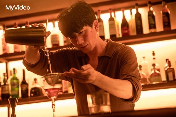 ▲莫子儀主演作品《喝酒吧!笨蛋》。(圖/台灣大哥大MyVideo提供)