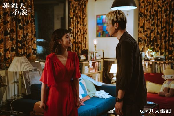 ▲《非殺人小說》 劇中劉冠廷當了10年臨演，女友王淨不斷給予鼓勵加油。（圖／八大提供）