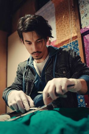 ▲《The Outlaw Doctor 化外之醫》播出後，連炳發圈粉無數被讚「像陳傑憲」。（圖／公視、中華電信、瀚草文創提供）