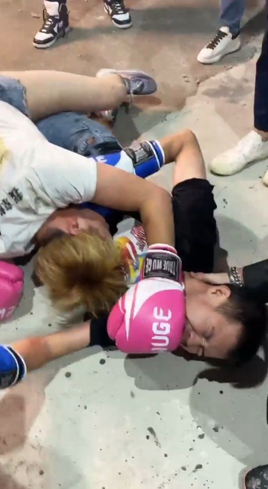 ▲連千毅拱鄧佳華PK吃屎哥! 互槓3年失控扭打爆血「被逼吃大便」。(圖/翻攝自Facebook/連千毅)