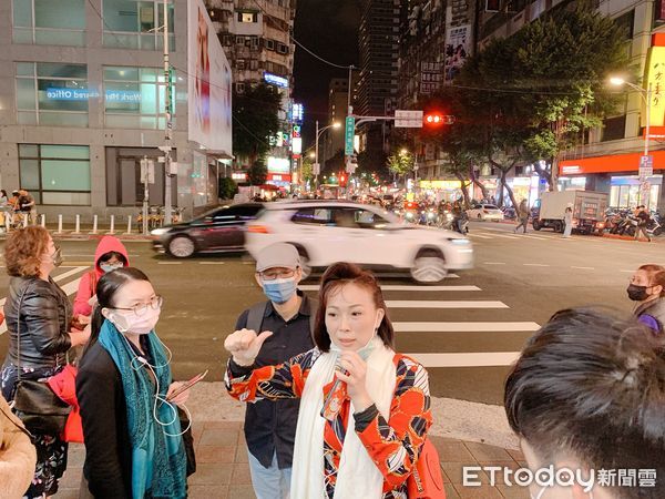▲▼《華燈初上》條通文化顧問席耶娜，帶領導覽介紹日式酒店文化秘辛。（圖／記者林育綾攝）