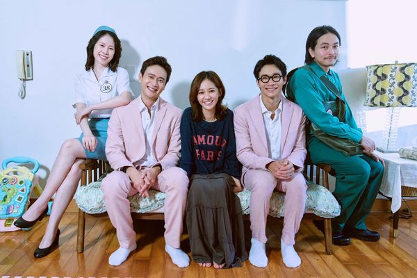 ▲《新手上路》爆花（蔡亘晏）、劉冠廷、陳意涵、黃冠智、楊銘威、天心、于子育、導演洪子鵬。（圖／文策院、四方四隅提供）