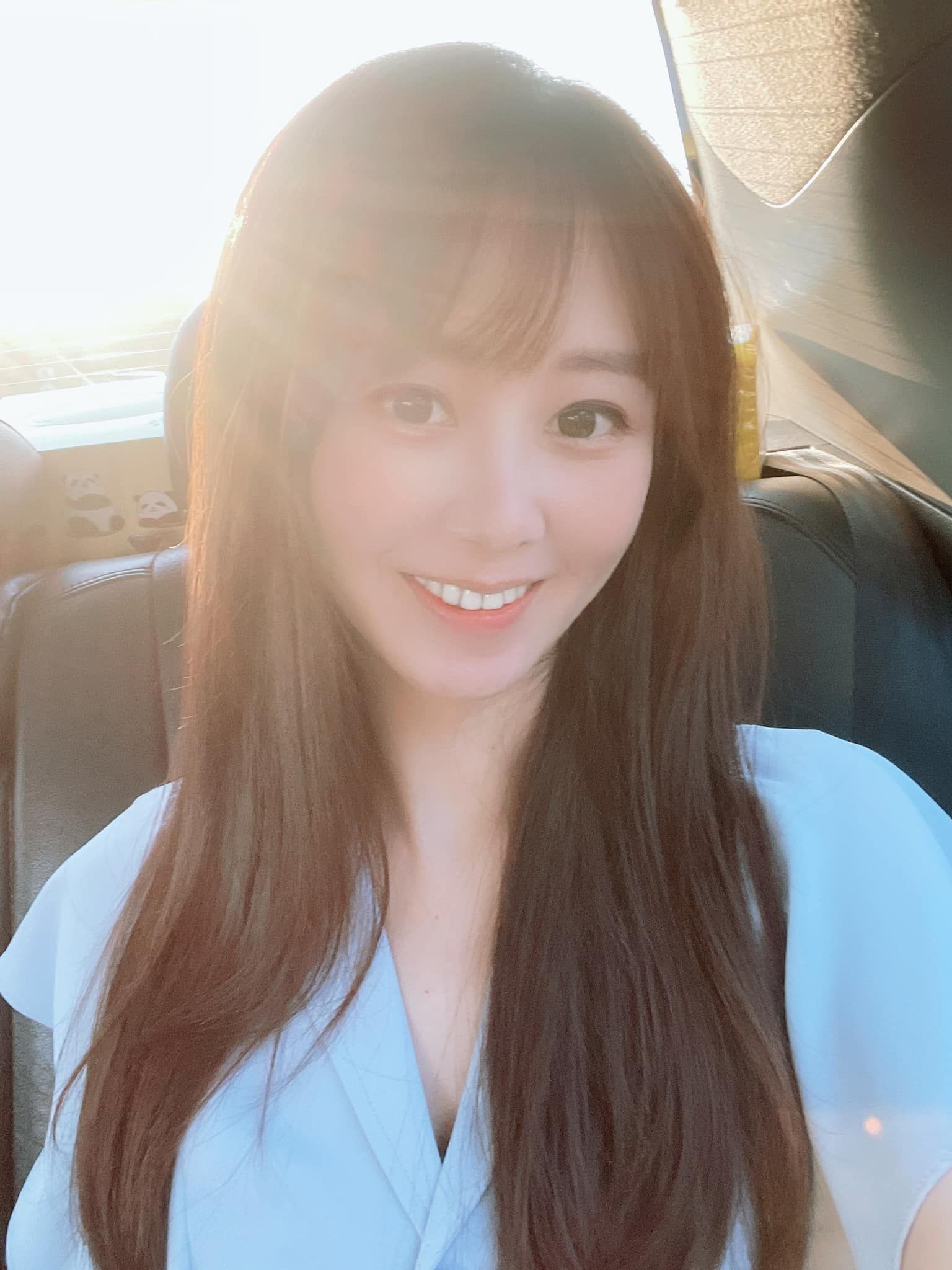 ▲PTT表特美女主播宣布懷孕5個月! 結婚7年「打百針試管」迎雙胞胎。(圖/翻攝自Facebook/楊智捷 Gingera)