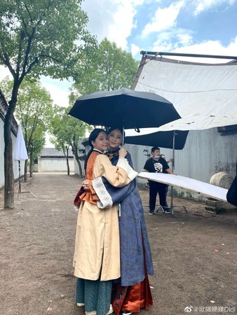 ▲歐陽娣娣參與陸劇《當家主母》拍攝。(圖/翻攝自歐陽娣娣微博) ▲歐陽娣娣參與陸劇《當家主母》拍攝。(圖/翻攝自歐陽娣娣微博)