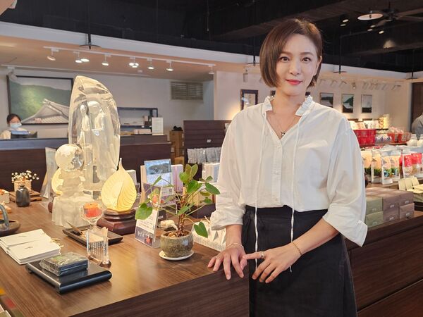 ▲梁家容與楊鎮南下高雄宣傳《臥龍好歲月》。（圖／大愛提供）