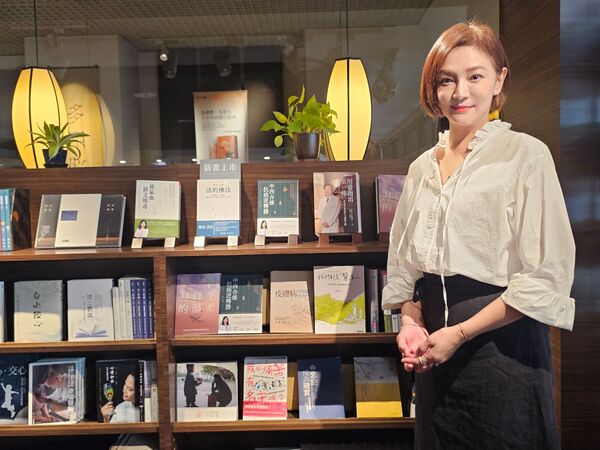 ▲梁家容與楊鎮南下高雄宣傳《臥龍好歲月》。（圖／大愛提供）