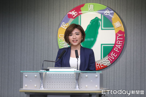▲民進黨中常會後記者會,公布新任發言人黃彩玲。(圖/記者林敬旻攝)
