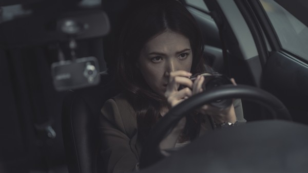 ▲《誰是被害者》中被害者死法各有蹊蹺,有墜橋碎裂、跪坐焦屍,王水溶屍等情節。(圖/Netflix提供) ▲《誰是被害者》中被害者死法各有蹊蹺,有墜橋碎裂、跪坐焦屍,王水溶屍等情節。(圖/Netflix提供)