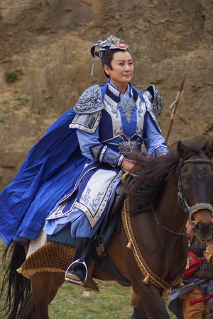 ▲陳亞蘭《忠孝節義》出演戰神威風凜凜女粉狂按愛心。（圖／麗生百合提供）