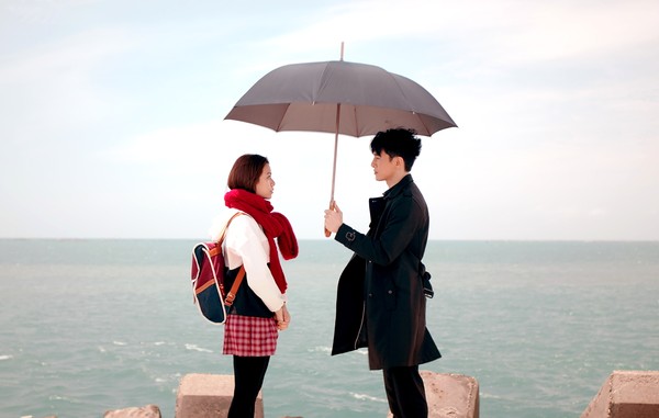 ▲張立昂宋芸樺《浪漫輸給你》模仿韓劇太陽的後裔、鬼怪。（圖／三立提供）