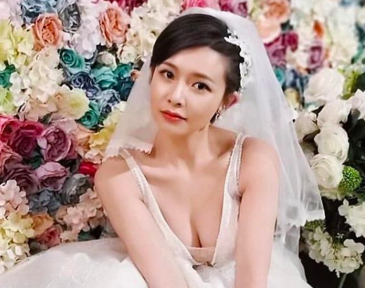 ▲▼吳婉君領便當，網腦補同臉姐妹現身             。（圖／翻攝自Instagram／cocco__wu）